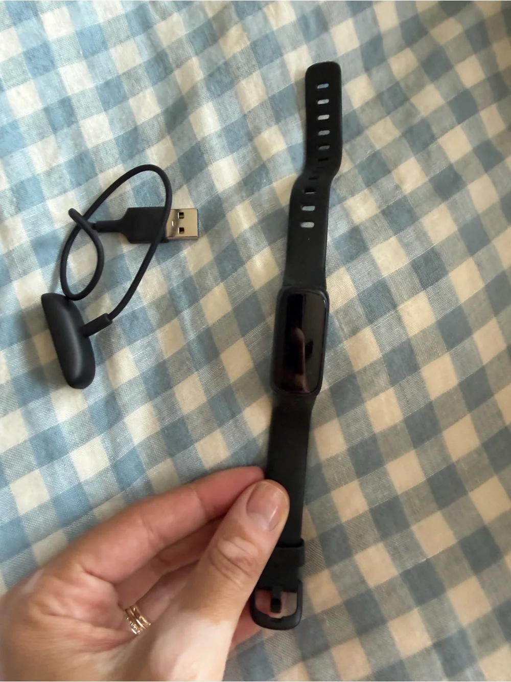 fitbit sleek black